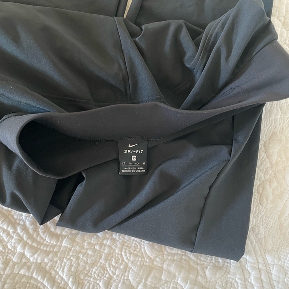 Nike Joggers - Picture 5 of 9